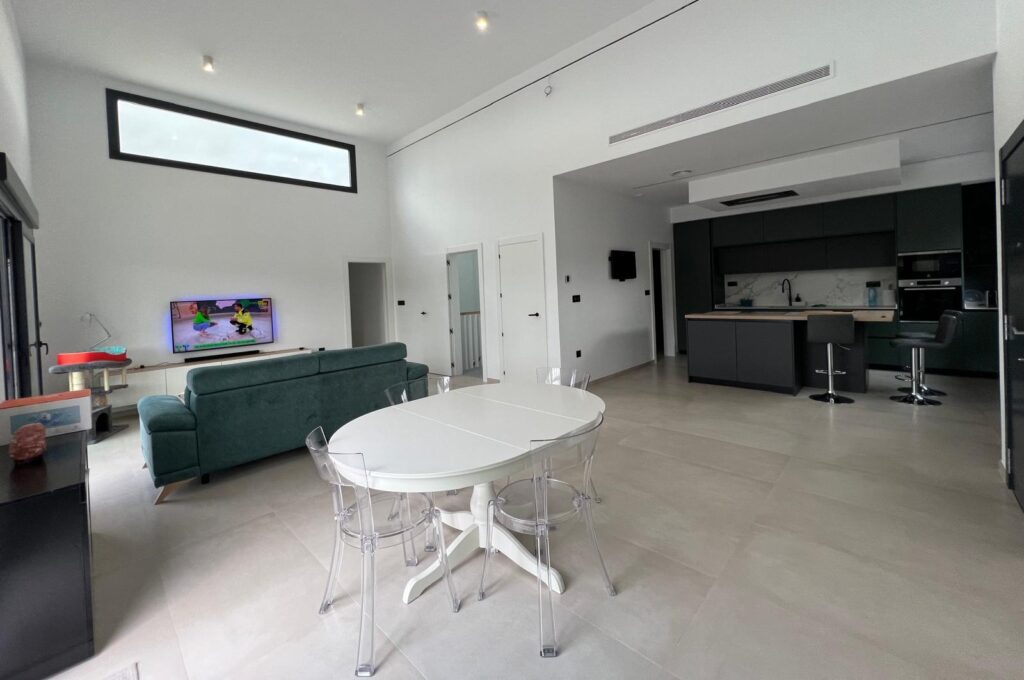 138210e8-8500-4fbd-80f0-250db606dc18